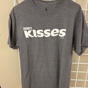 Licensed Hersheypark Hershey’s Kisses short sleeve T-Shirt size medium. Blend